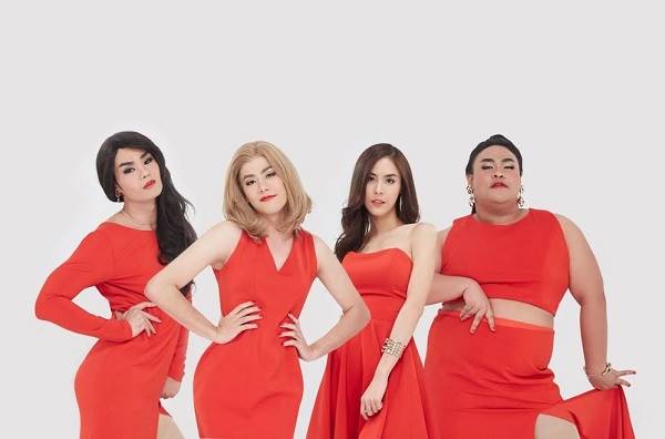 ชมตัวอย่างเต็ม ไดอารี่ตุ๊ดซี่ส์ 2 กลับมาคราวนี้ได้ ตัวแม่...ร่วมแซ่บสนั่นจอ ชมตัวอย่างเต็ม ไดอารี่ตุ๊ดซี่ส์ 2 กลับมาคราวนี้ได้ ตัวแม่...ร่วมแซ่บสนั่นจอ