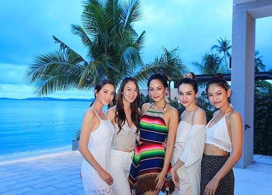 แซ่บ ! ทีมบี The Face 3 อวดหุ่นในชุดบิกินี่พร้อมหน้า บลอสซั่ม ก็มาแล้วค่ะ แซ่บ ! ทีมบี The Face 3 อวดหุ่นในชุดบิกินี่พร้อมหน้า บลอสซั่ม ก็มาแล้วค่ะ