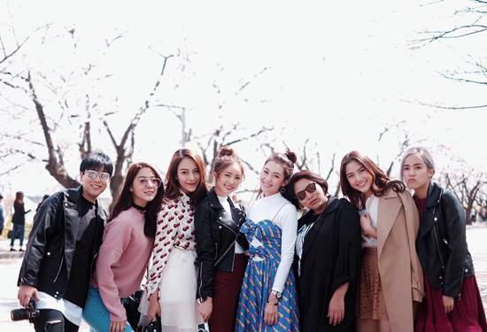 เบลล่า เปรี้ยว พรีม นำทีมทัวร์เกาหลีพร้อมคนสนิท กับภาพสวยปังยกกำลัง 10 เบลล่า เปรี้ยว พรีม นำทีมทัวร์เกาหลีพร้อมคนสนิท กับภาพสวยปังยกกำลัง 10