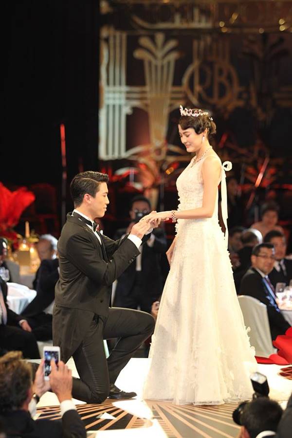 ป๊อก คุกเข่าขอ มาร์กี้ แต่งงาน ป๊อก คุกเข่าขอ มาร์กี้ แต่งงาน