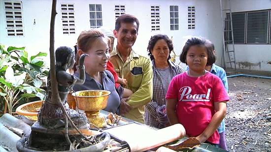 เเห่สักการะองค์เเม่นางกวัก หลังมีต้นโพธิ์งอกขึ้นจากรูปปั้น ลือสนั่นศักดิ์สิทธิ์ เเห่สักการะองค์เเม่นางกวัก หลังมีต้นโพธิ์งอกขึ้นจากรูปปั้น ลือสนั่นศักดิ์สิทธิ์