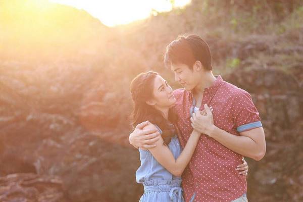 ไปดู... ติวดี แฟนเก่าสาธิต จะว่ายังไง เมื่อเห็น ธิตจี หวานกันใน คลื่นชีวิต ตอนจบ ไปดู... ติวดี แฟนเก่าสาธิต จะว่ายังไง เมื่อเห็น ธิตจี หวานกันใน คลื่นชีวิต ตอนจบ