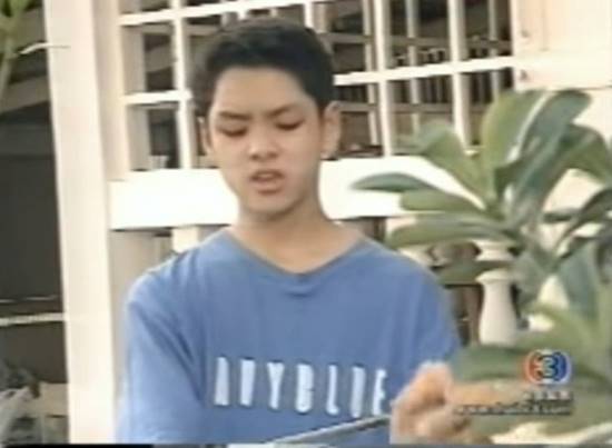 ย้อนคลิป ทอม Room39 สมัยเด็ก เสียงตะมุตะมิเหมือน หน้ากากทุเรียน เป๊ะเลย ! ย้อนคลิป ทอม Room39 สมัยเด็ก เสียงตะมุตะมิเหมือน หน้ากากทุเรียน เป๊ะเลย !