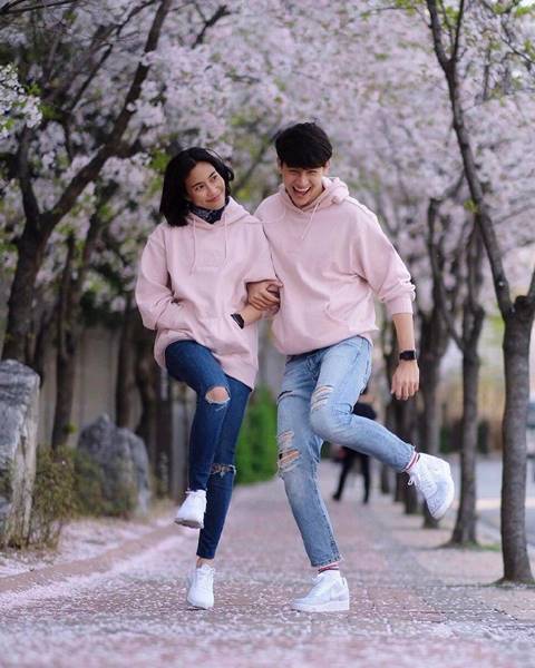 พุฒ จุ๋ย จูงมือสวีทเกาหลี งานเสื้อคู่ก็มา ควงแขนก็มี คนโสดตายเรียบ พุฒ จุ๋ย จูงมือสวีทเกาหลี งานเสื้อคู่ก็มา ควงแขนก็มี คนโสดตายเรียบ