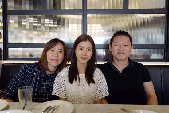 แฉยับดราม่า ฌอห์ณ-เอสเธอร์ ออแกไนซ์ลั่น ฌอห์ณเป็นคนปฏิเสธ แฉยับดราม่า ฌอห์ณ-เอสเธอร์ ออแกไนซ์ลั่น ฌอห์ณเป็นคนปฏิเสธ