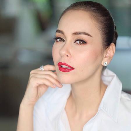 นัท มีเรีย นัท มีเรีย