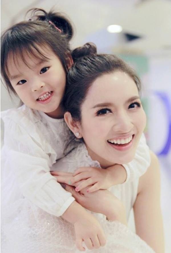 มาดูการไหว้ของ น้องปีใหม่ มาดูการไหว้ของ น้องปีใหม่