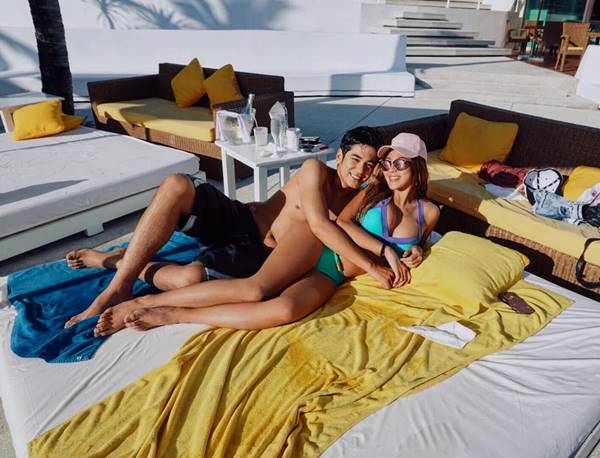 อูย..ดราม่าร้อน ! หวาย โชว์จูบแฟนหนุ่ม-จับหน้าอกใน IG ก่อนลบอย่างไว อูย..ดราม่าร้อน ! หวาย โชว์จูบแฟนหนุ่ม-จับหน้าอกใน IG ก่อนลบอย่างไว