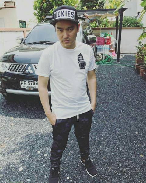 เอ๊ะ จิรากร เฉลยแล้ว ที่ใส่ หน้ากากอีกาดำ ก็เพื่อปิดบังความแซ่บ...แบบนี้ ! เอ๊ะ จิรากร เฉลยแล้ว ที่ใส่ หน้ากากอีกาดำ ก็เพื่อปิดบังความแซ่บ...แบบนี้ !