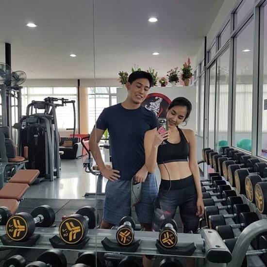 เบเบ้ ควงสามีโชว์หุ่นในชุดว่ายน้ำ แซ่บแบบแพ็คคู่ อู้หู... เด็ดมาก !! เบเบ้ ควงสามีโชว์หุ่นในชุดว่ายน้ำ แซ่บแบบแพ็คคู่ อู้หู... เด็ดมาก !!