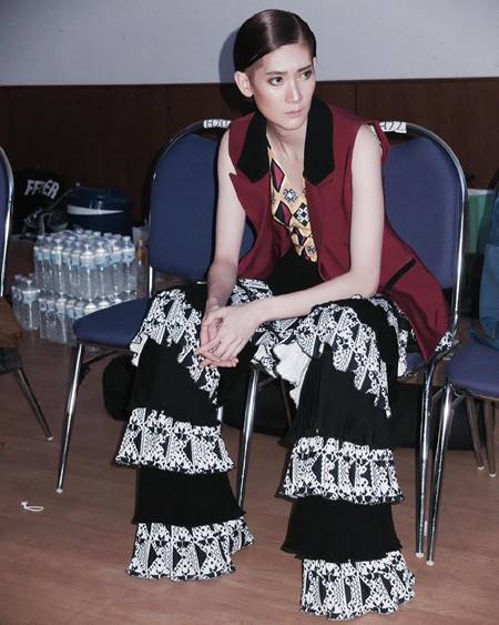 จูลี่ The Face จูลี่ The Face