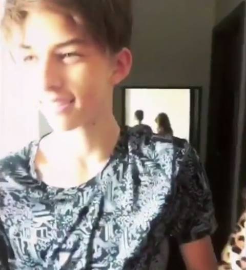 น้องชาย ติช่า น้องชาย ติช่า