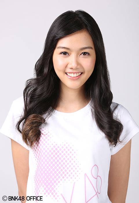 เปิดปุ๊บดราม่าปั๊บ ! เมษา BNK48 โดนวิจารย์หนัก มีแฟนแล้วทั้งที่กฎห้าม !? เปิดปุ๊บดราม่าปั๊บ ! เมษา BNK48 โดนวิจารย์หนัก มีแฟนแล้วทั้งที่กฎห้าม !?