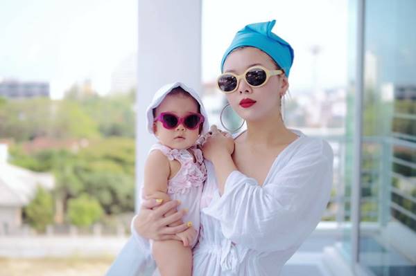 ฮอตเว่อร์ !! น้องเป่าเปา ออกสติ๊กเกอร์ไลน์ เจ๊เปาบางพลี ตอนนี้ขึ้นที่ 1 ฮอตเว่อร์ !! น้องเป่าเปา ออกสติ๊กเกอร์ไลน์ เจ๊เปาบางพลี ตอนนี้ขึ้นที่ 1