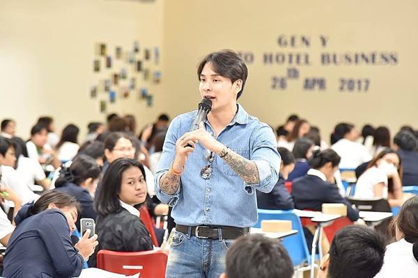 แทค ภรัณยู กับบทบาทอาจารย์พิเศษสุดเท่ อยากไปนั่งเรียนด้วยจัง แทค ภรัณยู กับบทบาทอาจารย์พิเศษสุดเท่ อยากไปนั่งเรียนด้วยจัง