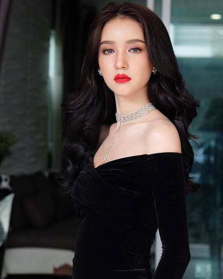 โยชิ รินรดา โยชิ รินรดา