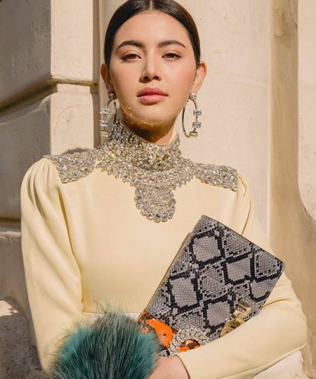 พี่เกล้า ผู้จัดการ ใหม่ ดาวิกา พี่เกล้า ผู้จัดการ ใหม่ ดาวิกา