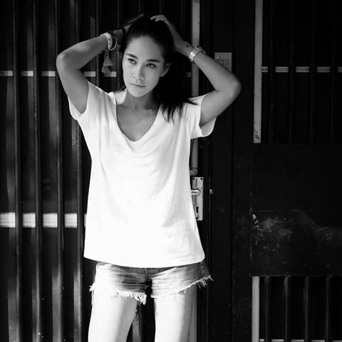 พลอย เฌอมาลย์ กับท่าโพสชวนสยิว เผยบั้นท้ายกลมกลึง เห็นแล้วใจสั่น พลอย เฌอมาลย์ กับท่าโพสชวนสยิว เผยบั้นท้ายกลมกลึง เห็นแล้วใจสั่น