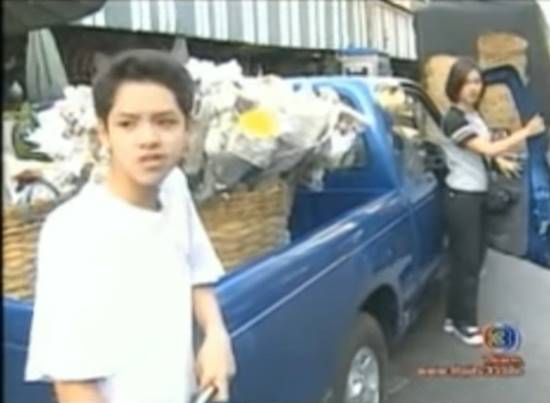 ย้อนคลิป ทอม Room39 สมัยเด็ก เสียงตะมุตะมิเหมือน หน้ากากทุเรียน เป๊ะเลย ! ย้อนคลิป ทอม Room39 สมัยเด็ก เสียงตะมุตะมิเหมือน หน้ากากทุเรียน เป๊ะเลย !