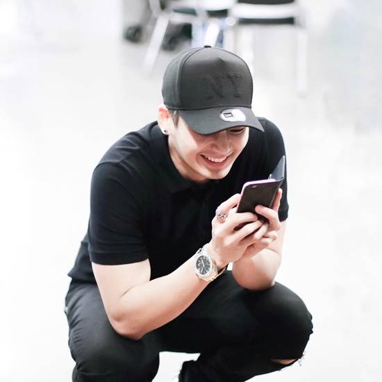 น้องชูใจ ลูกพ่อกอล์ฟ ฮอตสุด ๆ ฮั่น เดอะสตาร์ เอ็นดู นั่งติดเวทีรอชมความน่ารัก น้องชูใจ ลูกพ่อกอล์ฟ ฮอตสุด ๆ ฮั่น เดอะสตาร์ เอ็นดู นั่งติดเวทีรอชมความน่ารัก