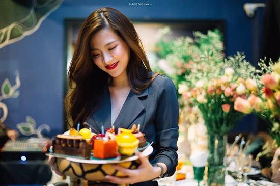 ท็อป จรณ ทุ่มจัดหนัก เนรมิตวันเกิด ใบเฟิร์น ท็อป จรณ ทุ่มจัดหนัก เนรมิตวันเกิด ใบเฟิร์น