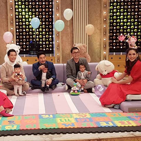 ชมพู่ อารยา กลับมาอัด 3 แซบ แม่ทาทา หอบลูกโป่งยินดี งานนี้มีซึ้ง ! ชมพู่ อารยา กลับมาอัด 3 แซบ แม่ทาทา หอบลูกโป่งยินดี งานนี้มีซึ้ง !