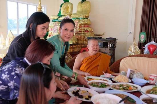 เผยเลขเด็ด ศิริพร อำไพพงษ์ เผยเลขเด็ด ศิริพร อำไพพงษ์