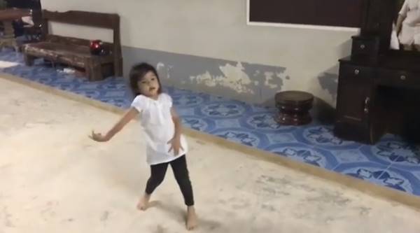 น้องมะลิ น้องมะลิ