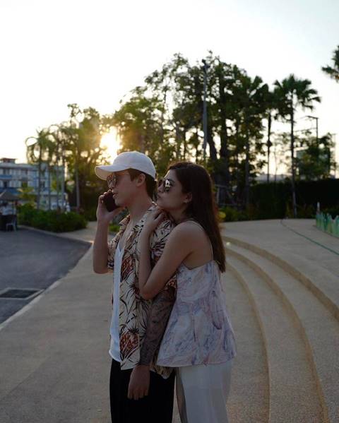 ป๊อก ไม่หึง มาร์กี้ บอย เลิฟซีนในคอนเสิร์ต เข้าใจว่าเป็นงาน บอกเห็นจนชินแล้ว ป๊อก ไม่หึง มาร์กี้ บอย เลิฟซีนในคอนเสิร์ต เข้าใจว่าเป็นงาน บอกเห็นจนชินแล้ว