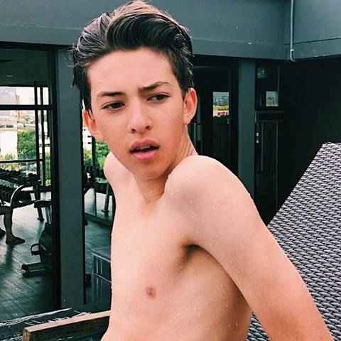 น้องชาย ติช่า น้องชาย ติช่า