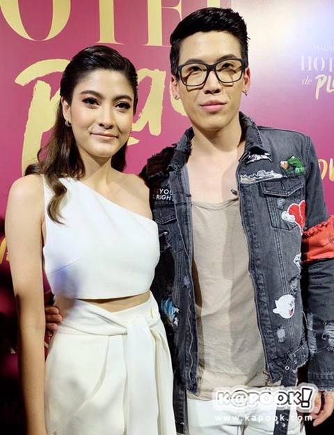 ป๊อก ไม่หึง มาร์กี้ บอย เลิฟซีนในคอนเสิร์ต เข้าใจว่าเป็นงาน บอกเห็นจนชินแล้ว ป๊อก ไม่หึง มาร์กี้ บอย เลิฟซีนในคอนเสิร์ต เข้าใจว่าเป็นงาน บอกเห็นจนชินแล้ว