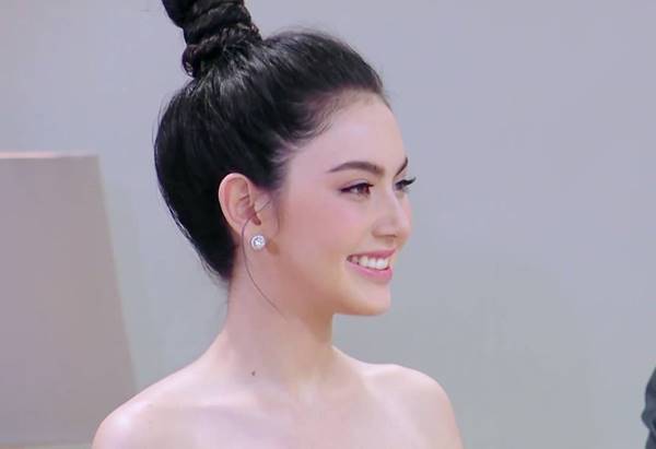 แล้วไง..ใครแคร์ ใหม่ ดาวิกา ชิล ๆ ถูกเม้าท์เป็นนางเอกทำอีเว้นท์ป่วน แล้วไง..ใครแคร์ ใหม่ ดาวิกา ชิล ๆ ถูกเม้าท์เป็นนางเอกทำอีเว้นท์ป่วน