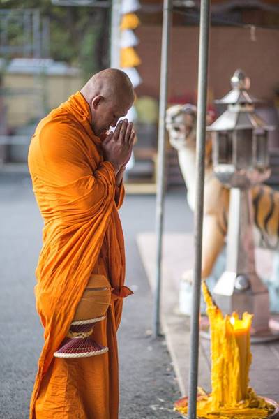 พระบัวขาว พระบัวขาว