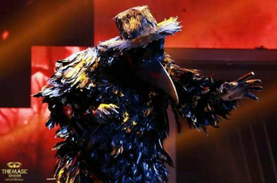 เอ๊ะ จิรากร เฉลยแล้ว ที่ใส่ หน้ากากอีกาดำ ก็เพื่อปิดบังความแซ่บ...แบบนี้ ! เอ๊ะ จิรากร เฉลยแล้ว ที่ใส่ หน้ากากอีกาดำ ก็เพื่อปิดบังความแซ่บ...แบบนี้ !