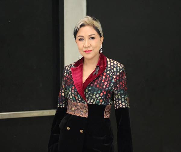 ครูอ้วน มณีนุช กับ 10 ทรงผมสุดเก๋ หลากสไตล์ ยอมใจในความแนว ครูอ้วน มณีนุช กับ 10 ทรงผมสุดเก๋ หลากสไตล์ ยอมใจในความแนว