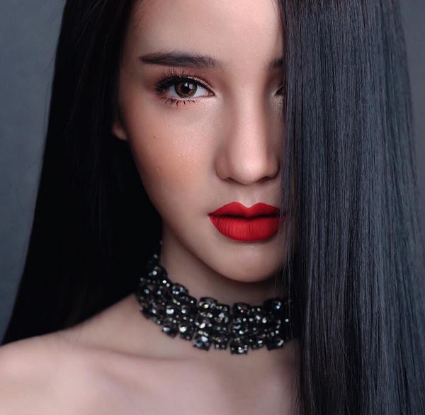 โยชิ รินรดา ธุระพันธ์ โยชิ รินรดา ธุระพันธ์