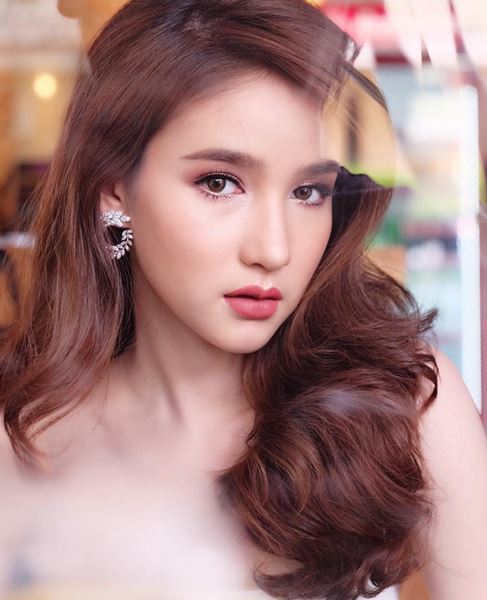 โยชิ รินรดา ธุระพันธ์ โยชิ รินรดา ธุระพันธ์