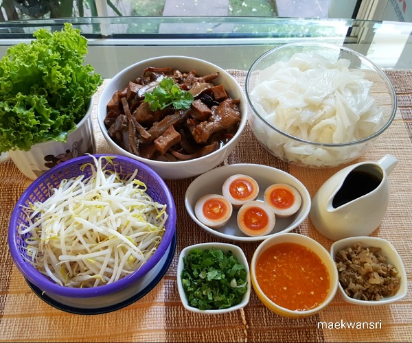 ก๋วยเตี๋ยวทรงเครื่อง ก๋วยเตี๋ยวทรงเครื่อง