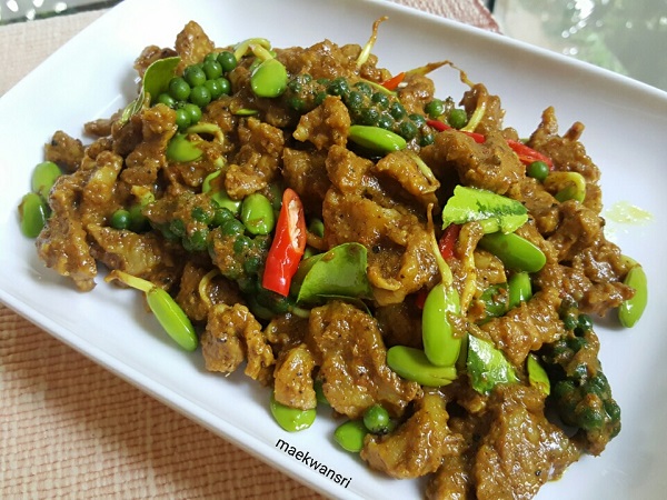 ผัดเผ็ดเนื้อลูกเหรียง ผัดเผ็ดเนื้อลูกเหรียง