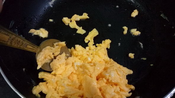 ขนมปังไส้ไข่กวน ขนมปังไส้ไข่กวน