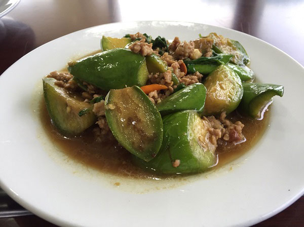 มะเขือผัดโหระพาหมูสับ มะเขือผัดโหระพาหมูสับ