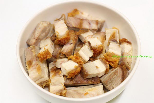 หมูสามชั้นอบกะปิ หมูสามชั้นอบกะปิ