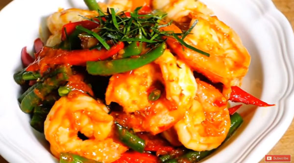 กุ้งผัดพริกแกง กุ้งผัดพริกแกง