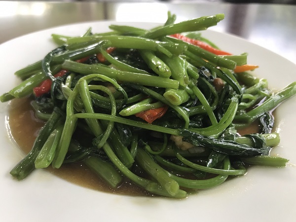 แกงคั่วกุ้งสับปะรด แกงคั่วกุ้งสับปะรด