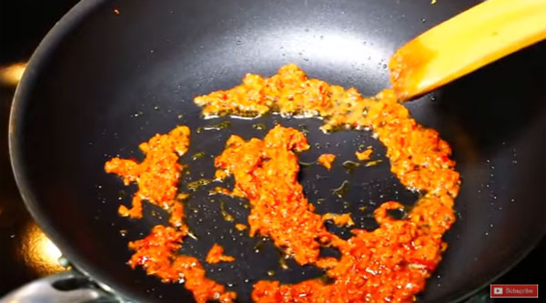 กุ้งผัดพริกแกง กุ้งผัดพริกแกง