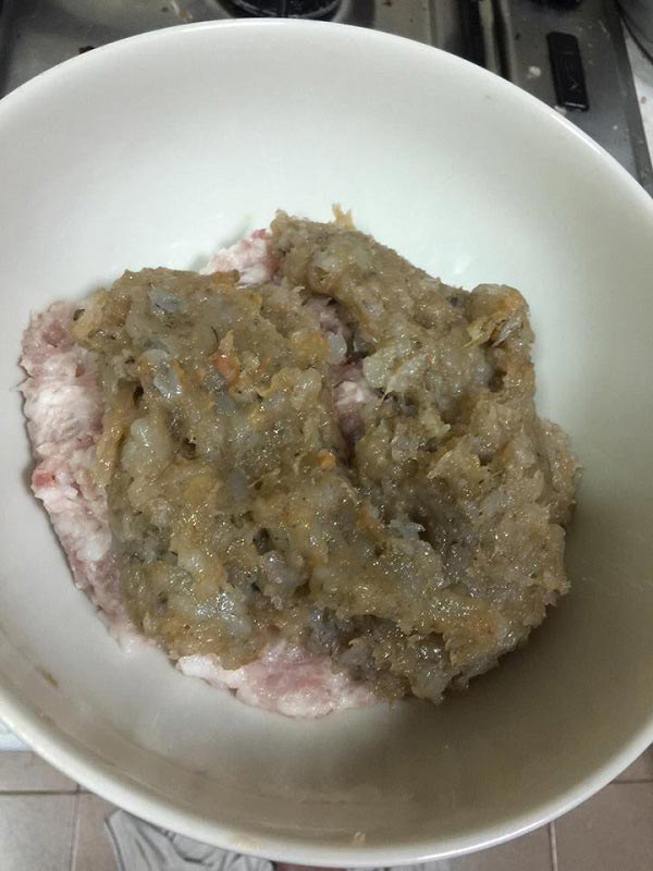 ลูกชิ้นกุ้งสูตรแต้จิ๋ว ลูกชิ้นกุ้งสูตรแต้จิ๋ว