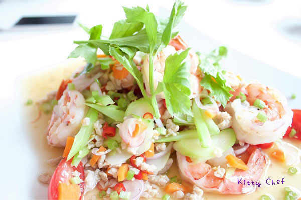 เมนูยำ ยำคะน้ากรอบกุ้งสด