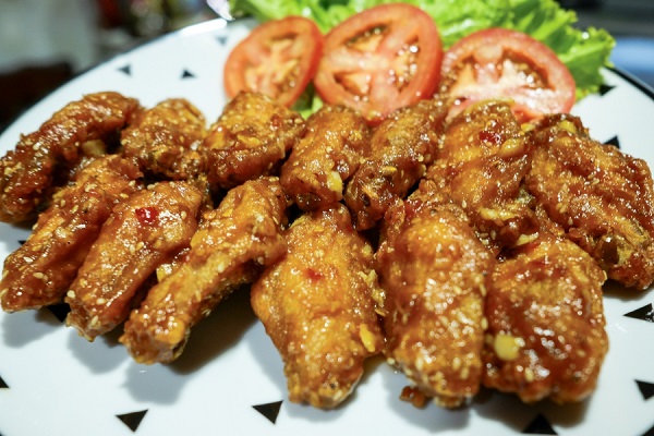 ปีกไก่ทอดซอสสุกี้ ปีกไก่ทอดซอสสุกี้