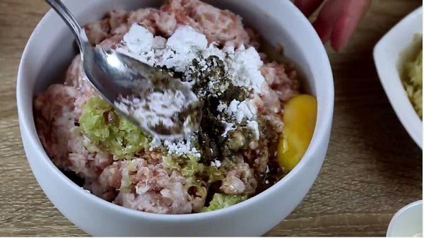 ขนมจีบหมูสับไข่เค็ม ขนมจีบหมูสับไข่เค็ม