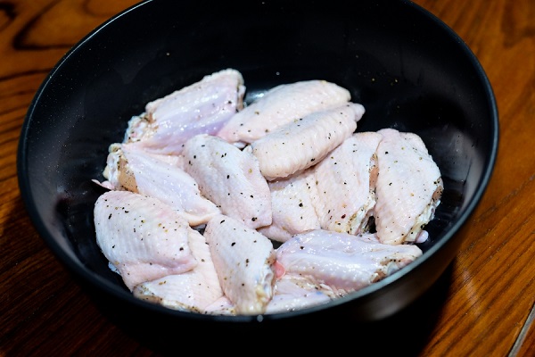 ปีกไก่ทอดซอสสุกี้ ปีกไก่ทอดซอสสุกี้